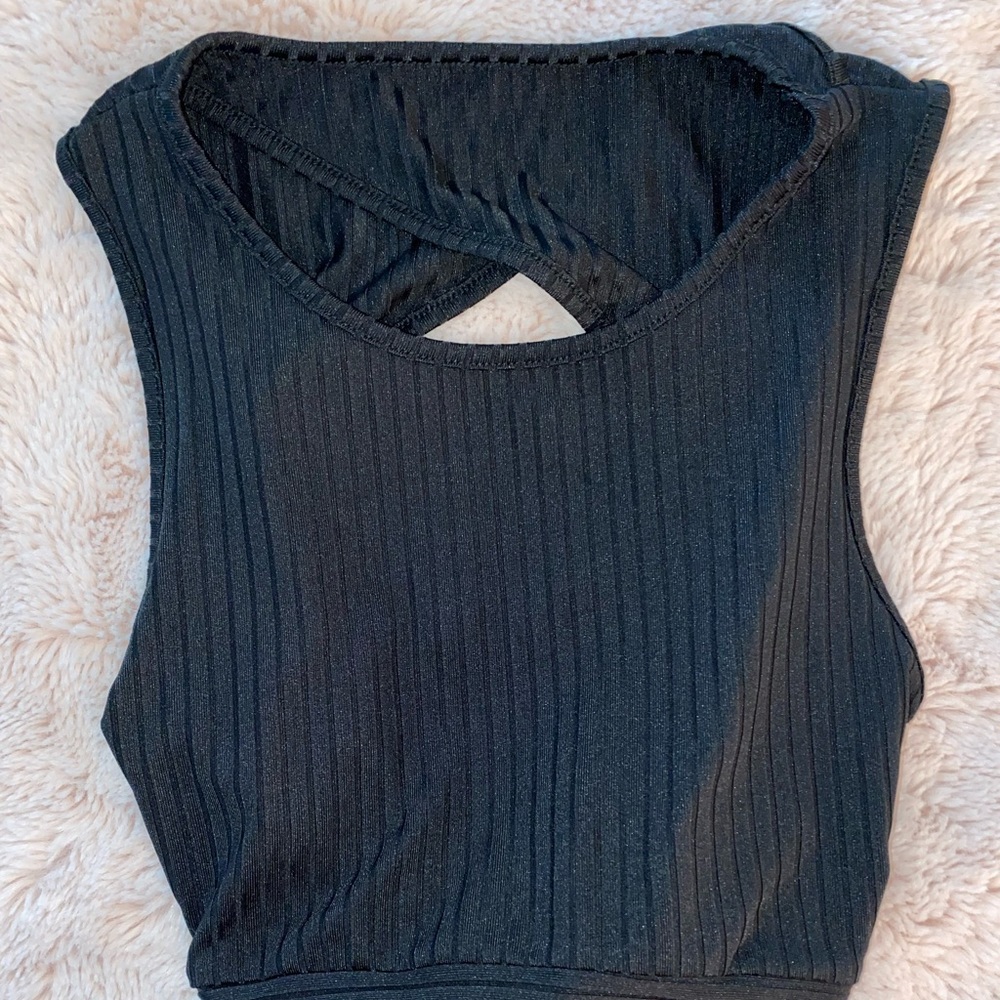 black crop top